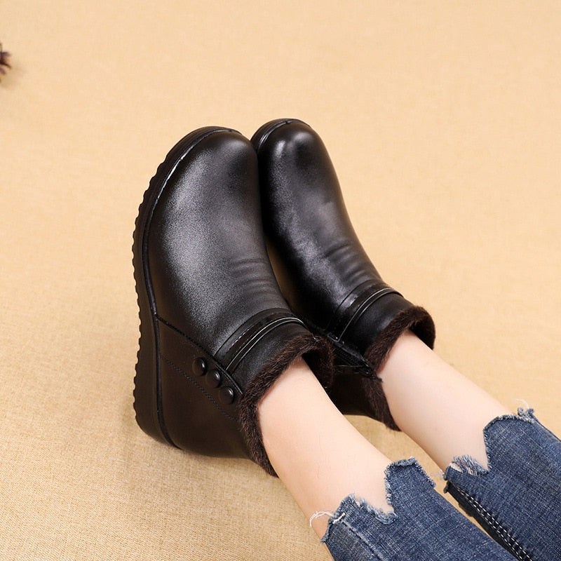Bota Couro de Inverno Peluciado - Hellena - (Promoção de Inverno 2026)
