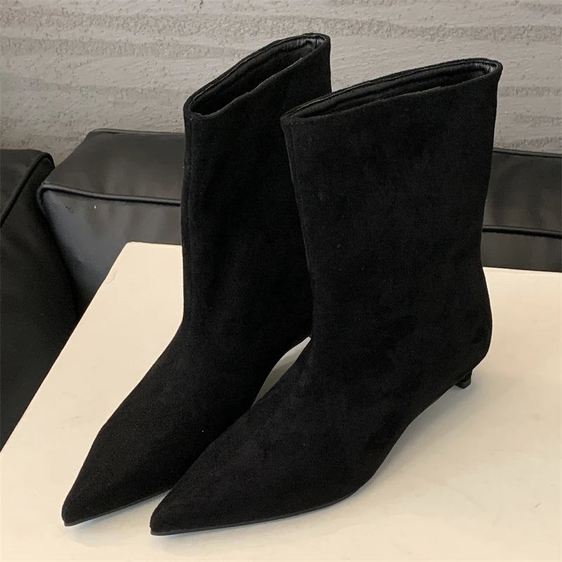 Bota Feminina de Bico Fino Salto Baixo Vintage - (Promoção de Inverno 2026)