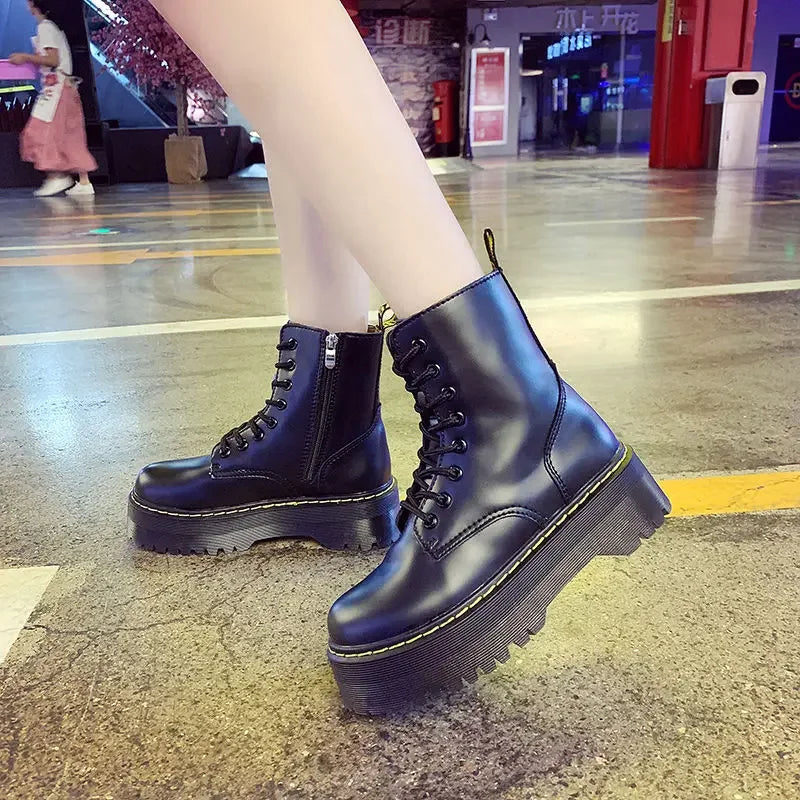 Bota Feminina de Cano Curto com Cadarço (Promoção de Inverno 2026)
