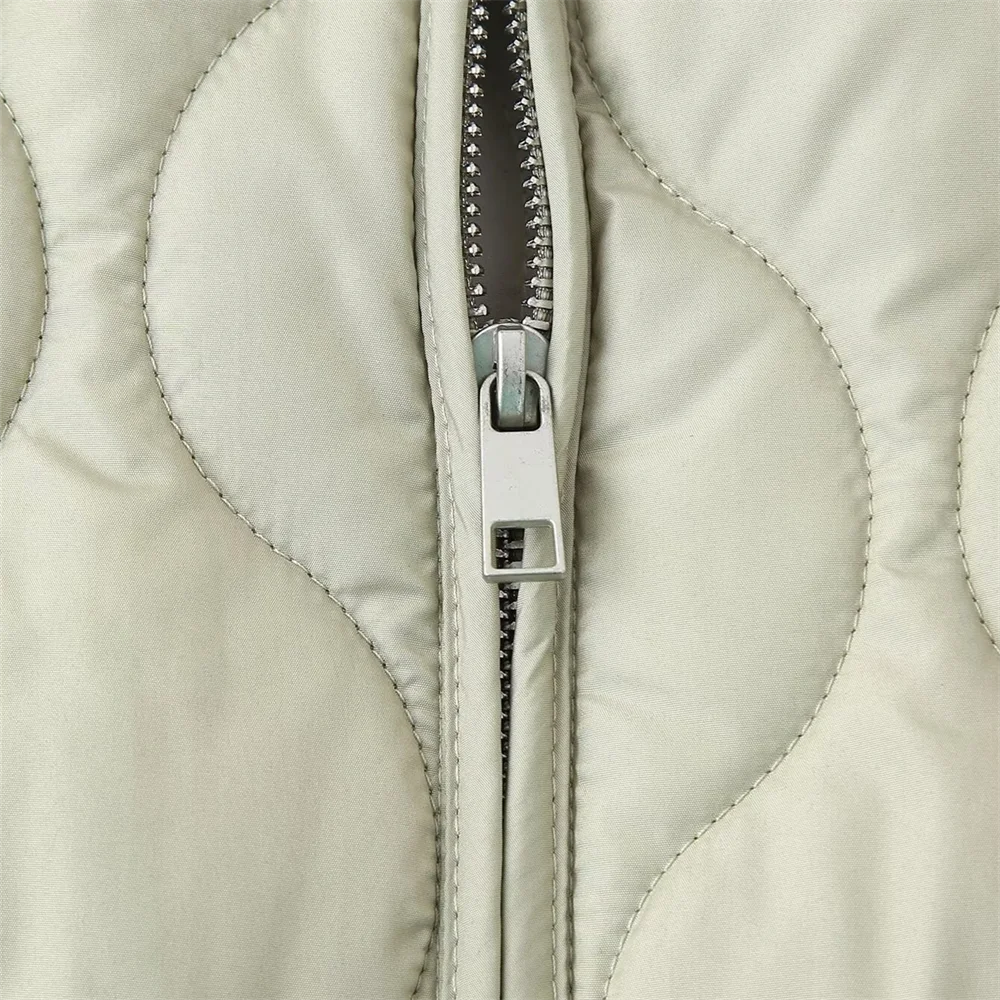 Casaco Feminino Leve de Algodão com Decoração de Bolsos - Modelo Oversized - (Promoção de Inverno 2026)