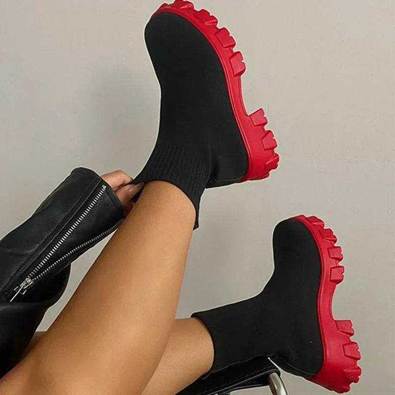 Bota Feminina com Plataforma Cano Curto (Promoção de Inverno 2026)