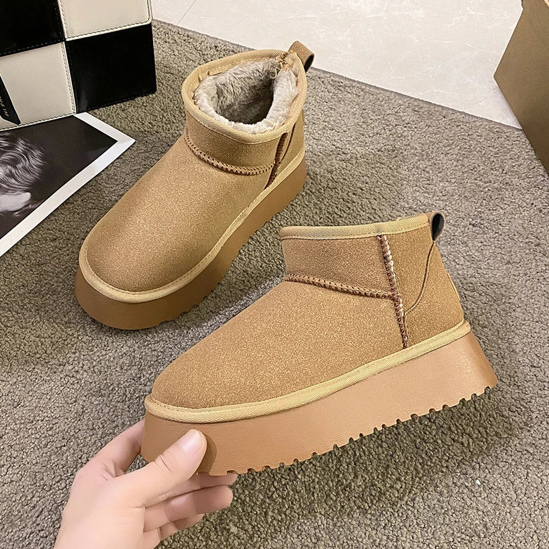 Bota Feminina Curta Acolchoada Plataforma Confortável - (Promoção de Inverno 2026)