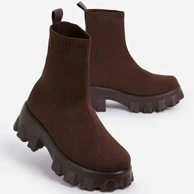 Bota Feminina com Plataforma Cano Curto (Promoção de Inverno 2026)
