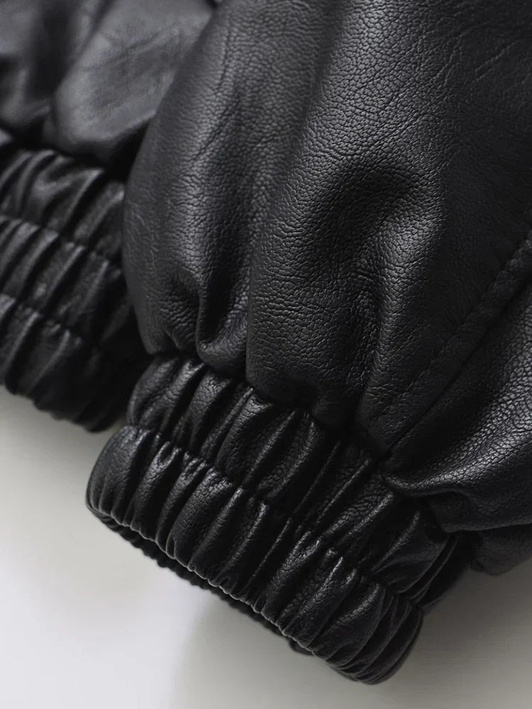 Casaco Feminino Curto em Faux Leather com Toque Vintage - (Promoção de Inverno 2026)