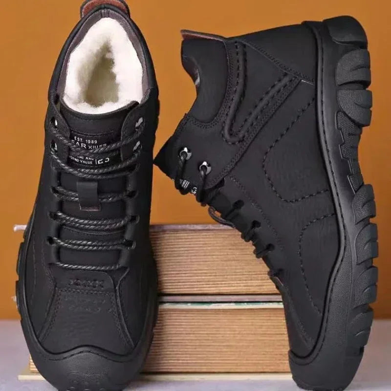Bota Masculina Impermeável Antiderrapante com Cadarço - (Promoção de Inverno 2026)