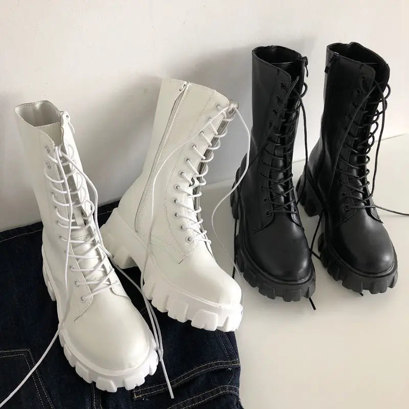 Bota Feminina Cano Médio Cadarço e Zíper com Plataforma Confortável - (Promoção de Inverno 2026)