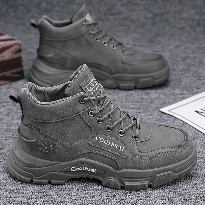Bota Masculina de Cano Curto Estilo Britânico Antiderrapante Confortável – (Promoção de Inverno 2026)